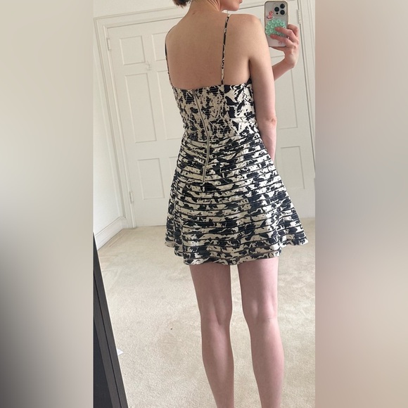 Beautiful black & white summer dress - Picture 2 of 7